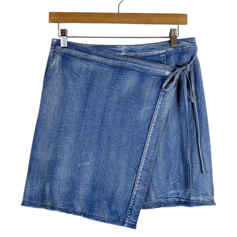Anna Grace Wrap Side Tie Light Wash Mini Skirt Blue Casual Stretch Size M